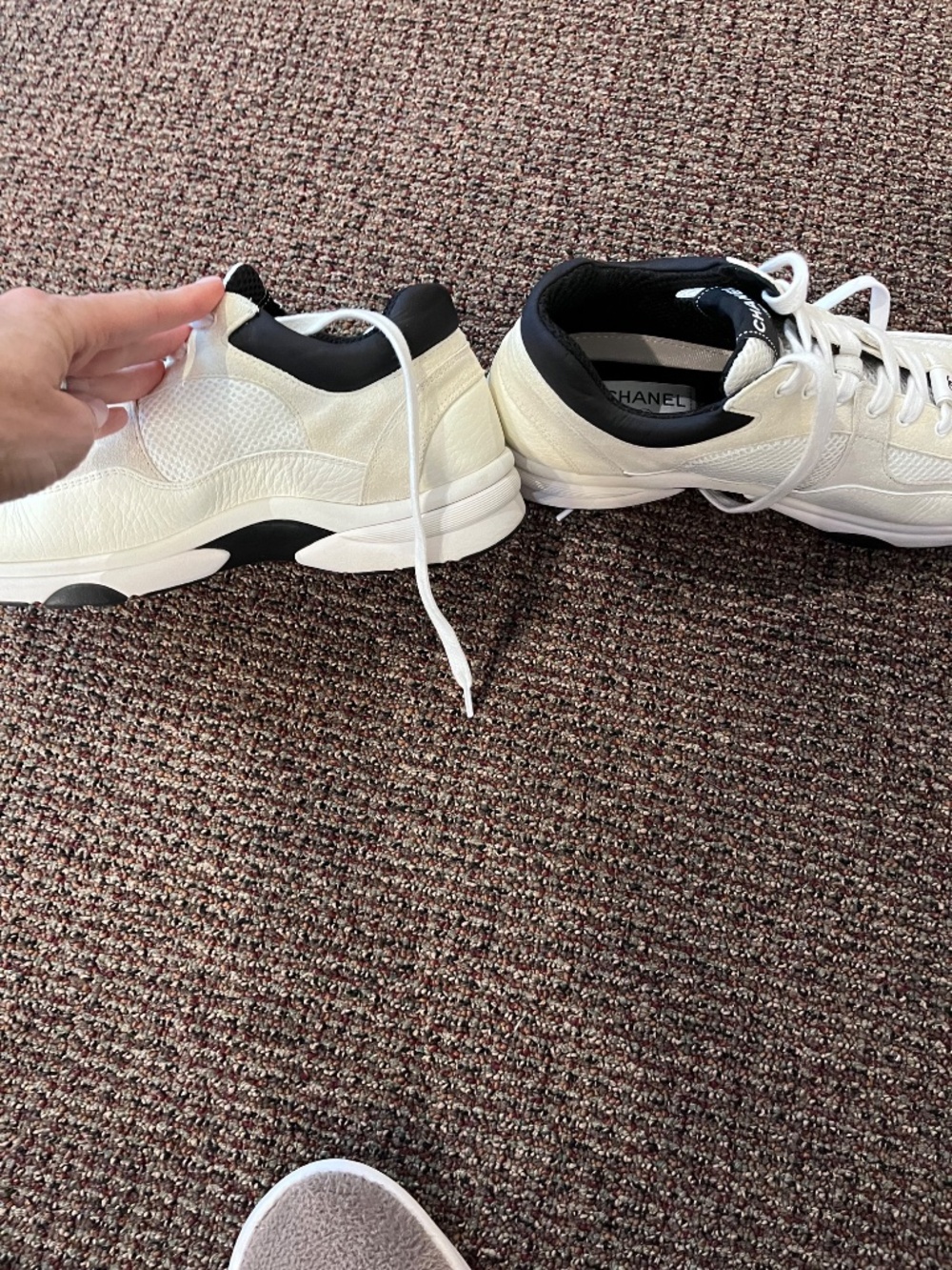 Like new Chanel sneakers size 40 - Picture 5 of 8